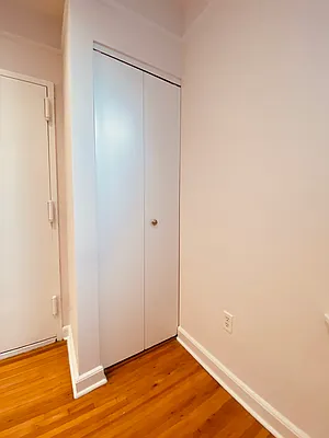 Rented by Metropolis Real Estate of Manhattan | media 32