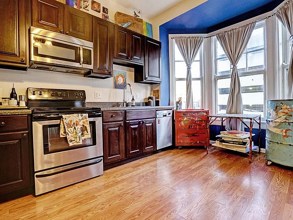 3rd image of 402 N Delaware St #307