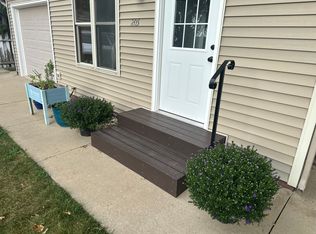 205 N Kenzie St #B, Barneveld, WI 53507