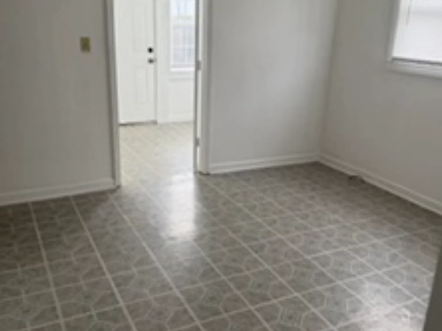 3 bed, 1785 sqft, $1,881 — Photo 4