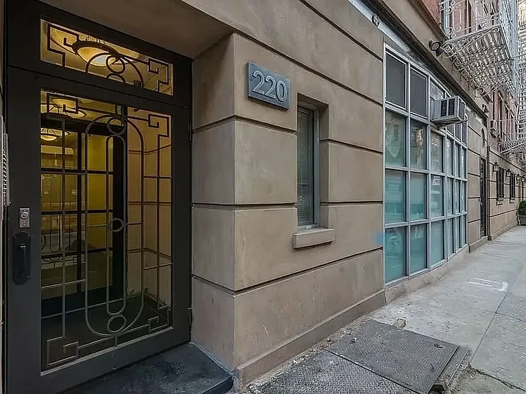 220 Sullivan St #4C — Photo 3
