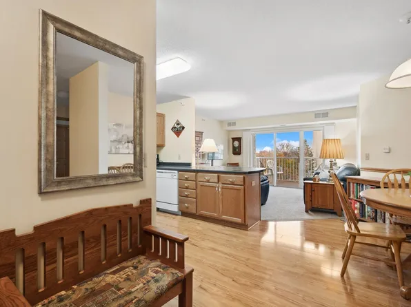 5650 Boone Ave N APT 311, New Hope, MN 55428