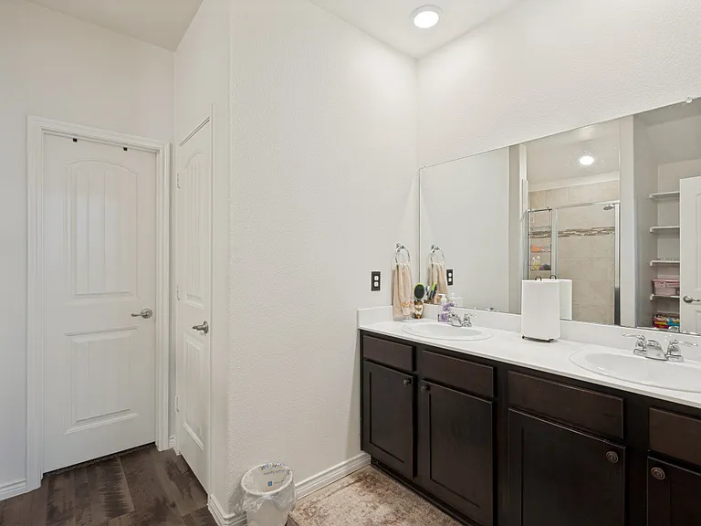 2920 Brazos Dr — Photo 17