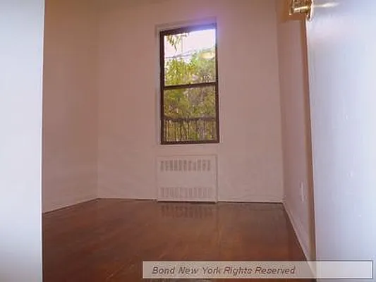 Rented by Bond New York | media 4