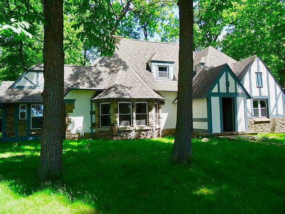 3rd image of 199 Emmett St E