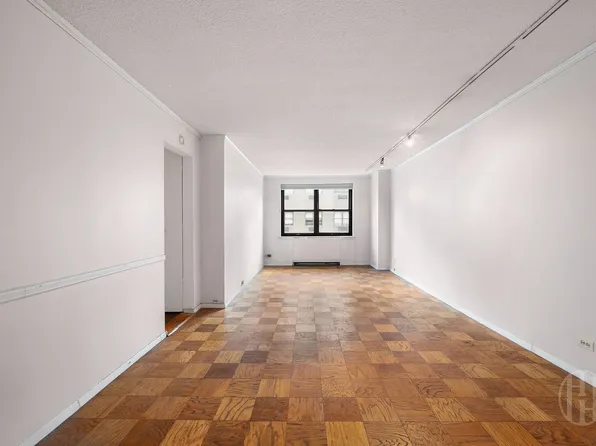 200 East 24th Street image 1 of 6