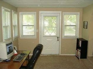 7815 Drake St, Clive, IA 50325