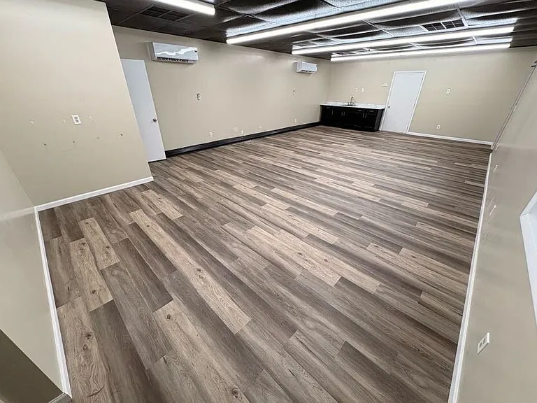 2128 Broadway — Photo 2