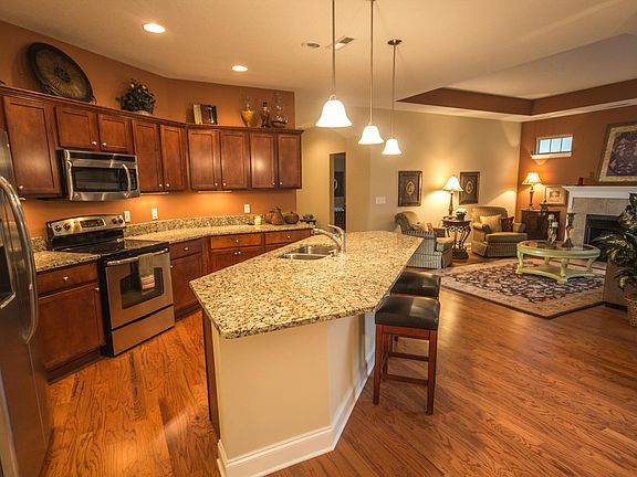 3rd image of 1029 Pryse Farm Blvd