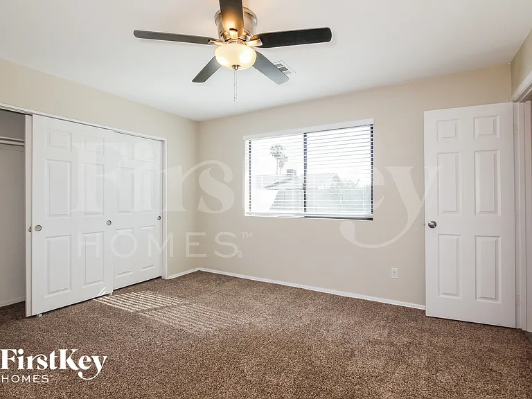 2733 W Villa Rita Dr — Photo 8