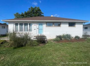 7626 Sleepy Hollow Dr, Parma, OH 44130