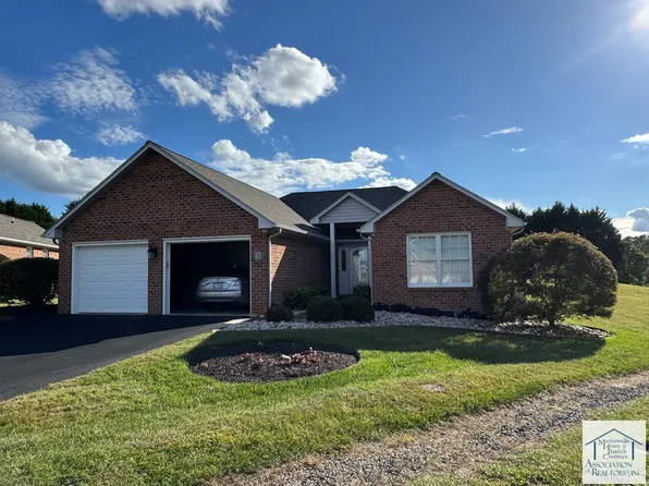 63 Deer Brook Ln, Martinsville, VA 24112