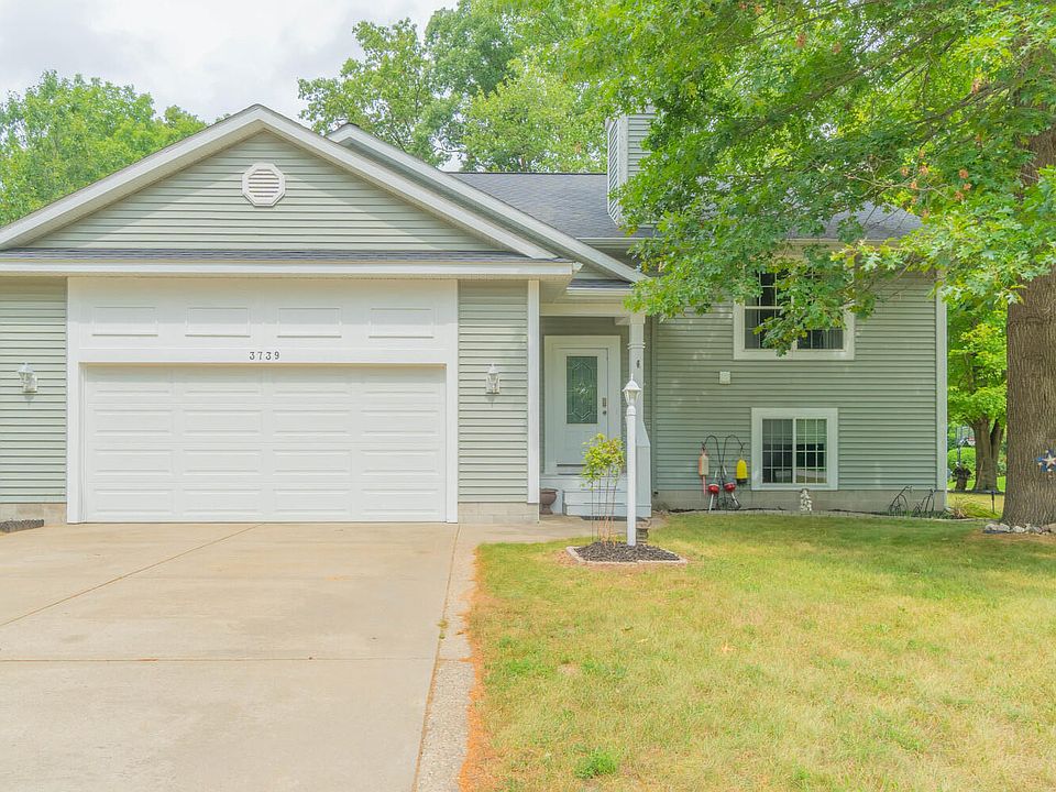 1st image of 3739 Willow Creek Dr