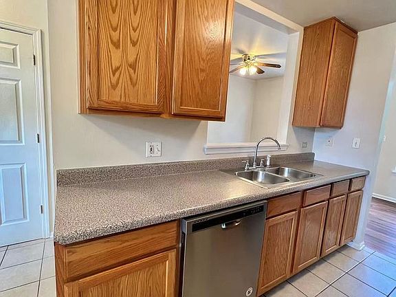 3rd image of 2841 White Thorn Cir