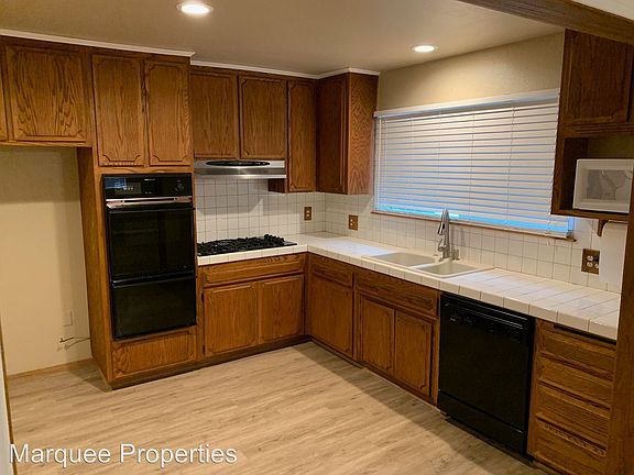 5th image of 9735 Pino Dr