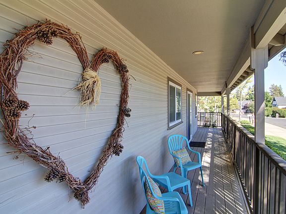 4th image of 8393 Friar Tuck Way
