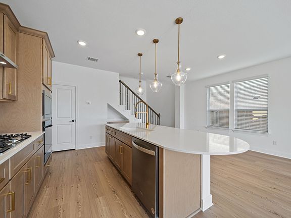 Eat-In Kitchen Island