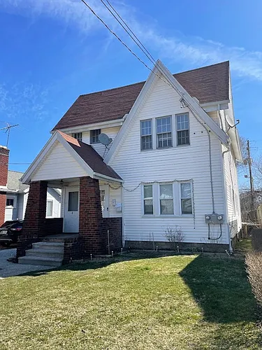 1035 Berwin St Photo 1