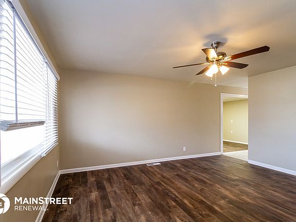 3rd image of 4671 Frost Ave