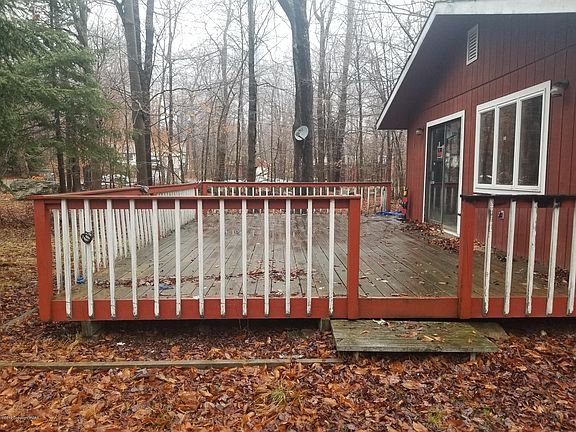 3rd image of 9379 Fairmount Way