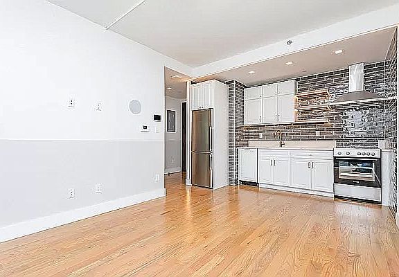 2nd image of 115 Stanwix St #2191