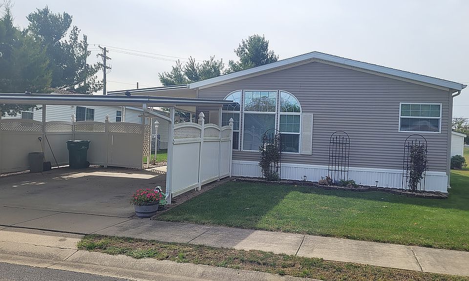 Woodland Acres. Lot 328. 