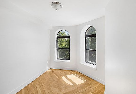 5th image of 164 Stuyvesant Ave #2F