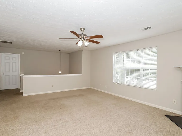 2059 Oak Terrace Dr SE — Photo 4