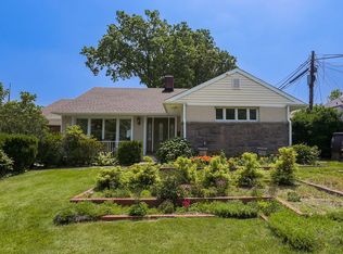 215-28 Peck Ave, Flushing, NY 11364