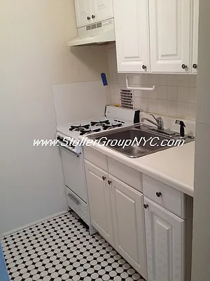 Rented by Moses Stoller, LREB | media 2