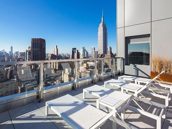 4th image of 325 Lexington Ave #15D