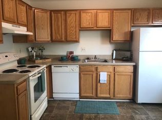 808 Mapleview Ct, Rochester Hills, MI 48307