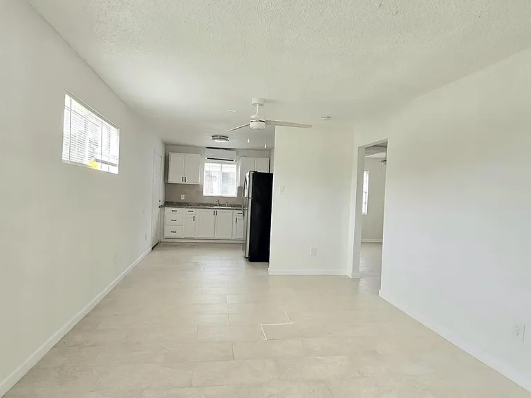 3843 Mount Pleasant St — Photo 4