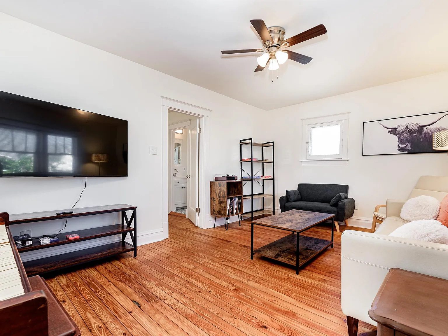 3 bed, 1320 sqft, $4,000 — Photo 3