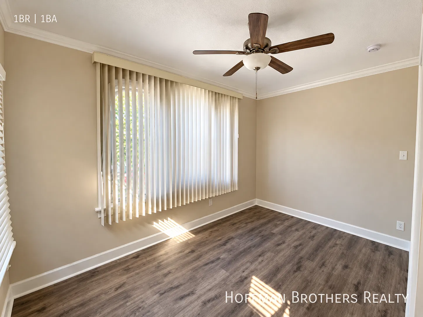 **1 Month Free**Recently Renovated South LA One-Bedroom with Updated Interior, Appliances, Includ... — Photo 4
