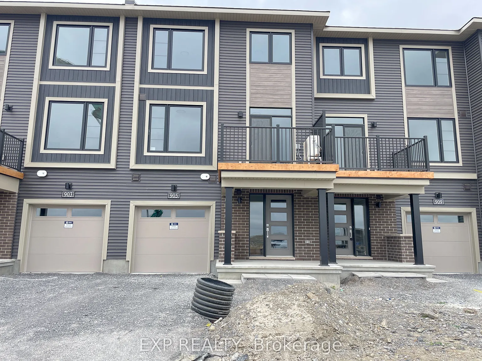 2 bed, $2,400 — Photo 1