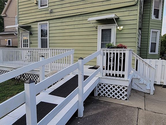 3rd image of 3813 Marvin Ave