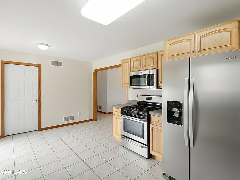 92 Birch St — Photo 10