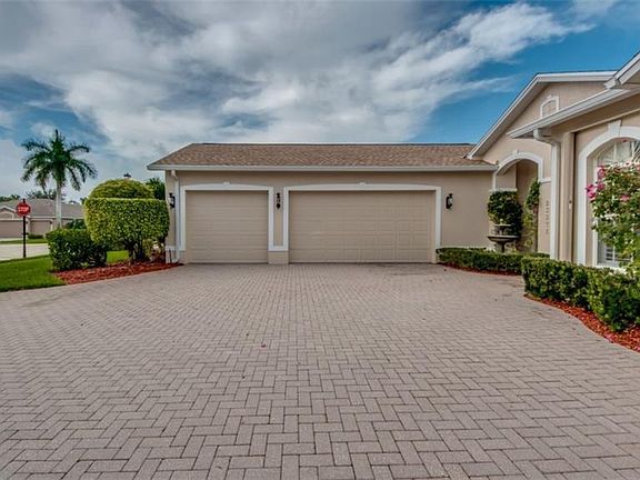 2nd image of 23373 Olde Meadowbrook Cir