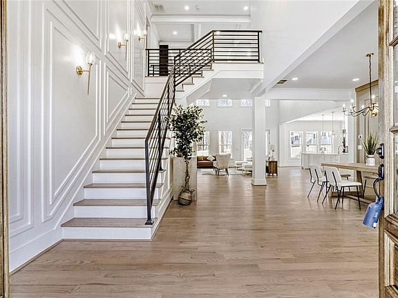 2nd image of 922 Cooper Rd