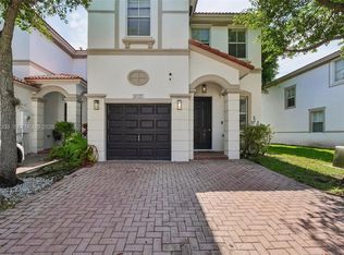 8121 NW 108th Pl, Doral, FL 33178