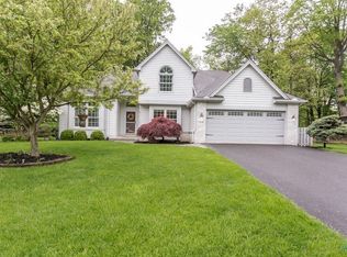 2038 Hunters Run, Holland, OH 43528