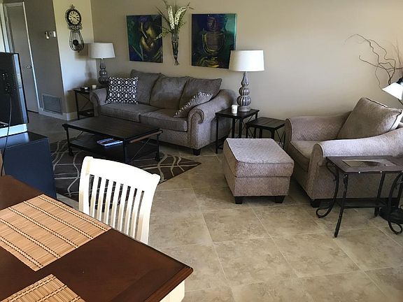 4th image of 19 Vista Gardens Trl