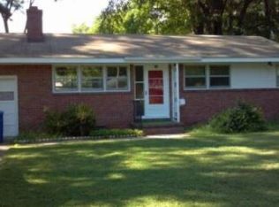 10 Miller Rd, Newport News, VA 23602