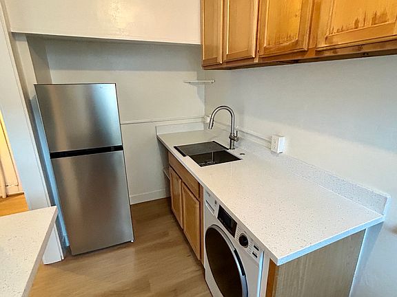 5th image of 101A Hoffman Ave #A