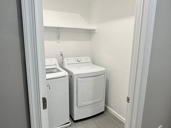 5th image of 275-277 16th Ave #204
