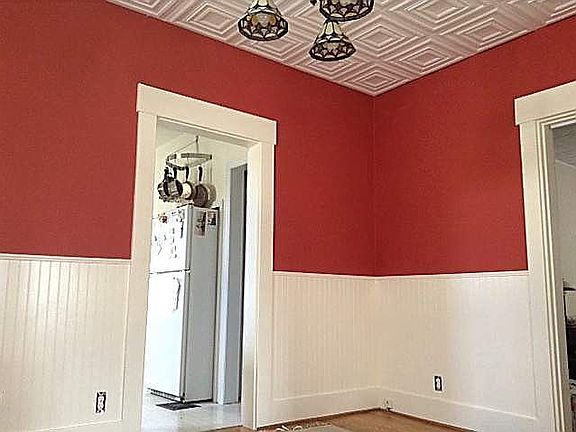 Dining room to kitchen