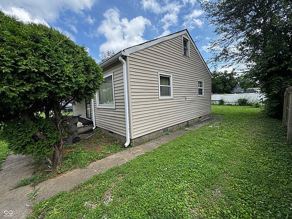 3rd image of 3337 W 22nd St