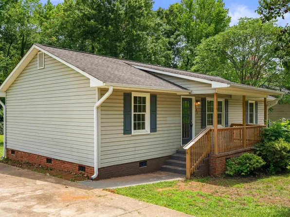 102 Pyle Ct, Spartanburg, SC 29306