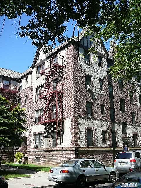 1st image of 62-64 Saunders St APT G3